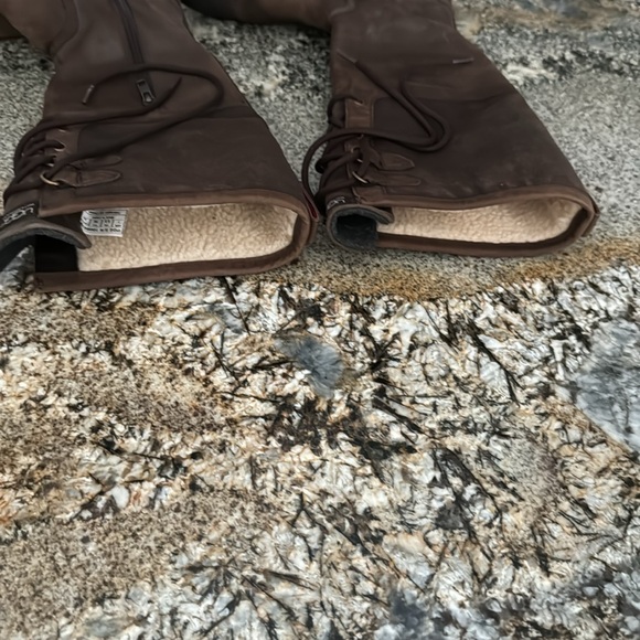 UGG boots “Elsa” tall sz 7 brown lace up - Picture 10 of 10